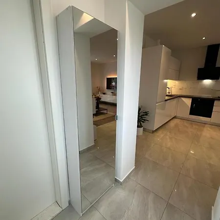 Apartman Fjaka 公寓