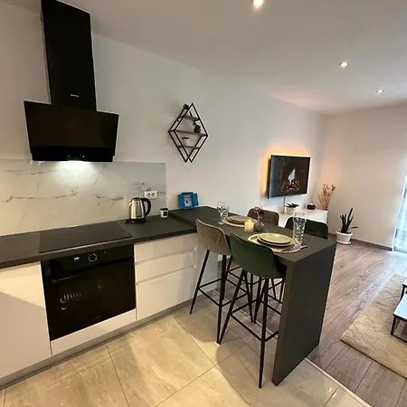 Apartman Fjaka *